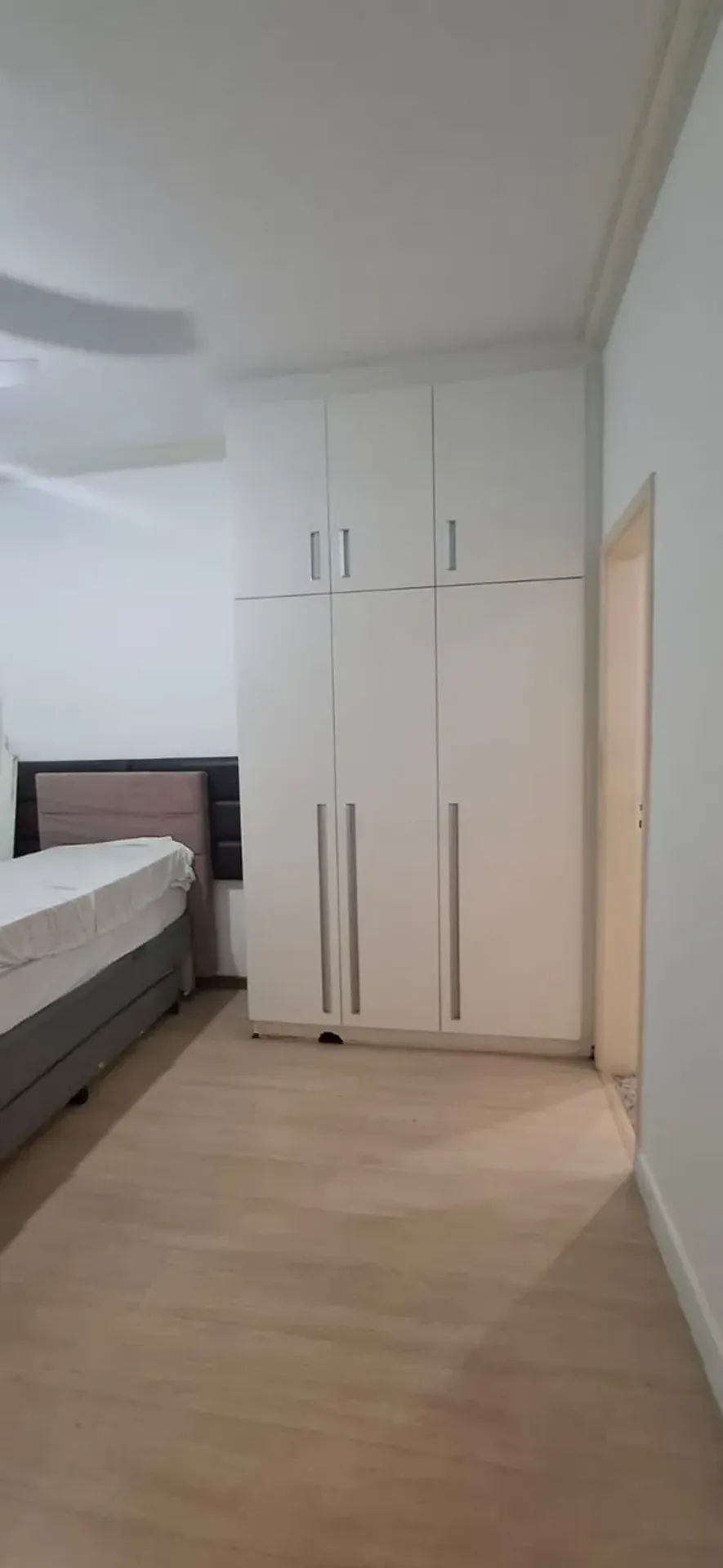 3-bedroom apartment with 2 bathrooms and glass balcony — photo 17