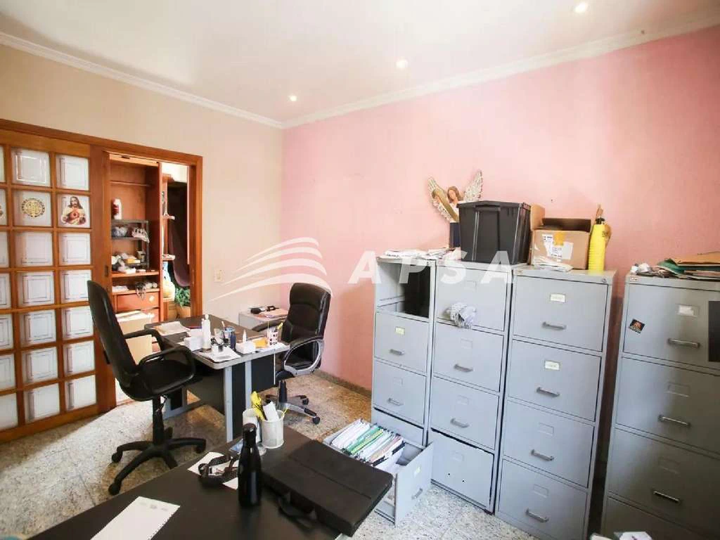 Duplex house with 4 bedrooms, 5 baths and a gas stove — photo 4