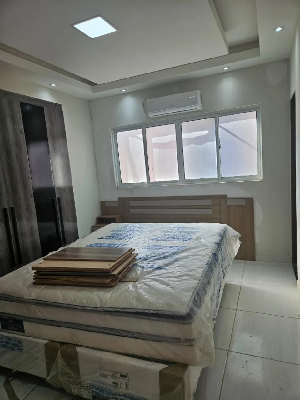 5-bedroom apartment in a building with a pool — photo 4