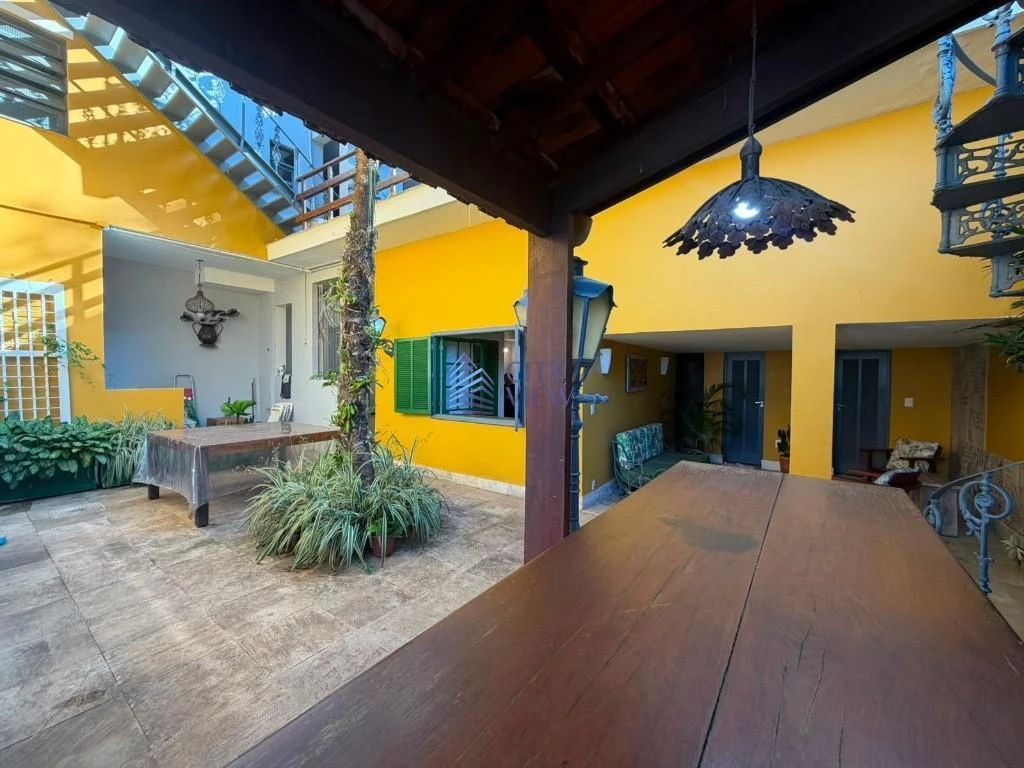 4-bedroom 500 m² house with 5 bathrooms — photo 36