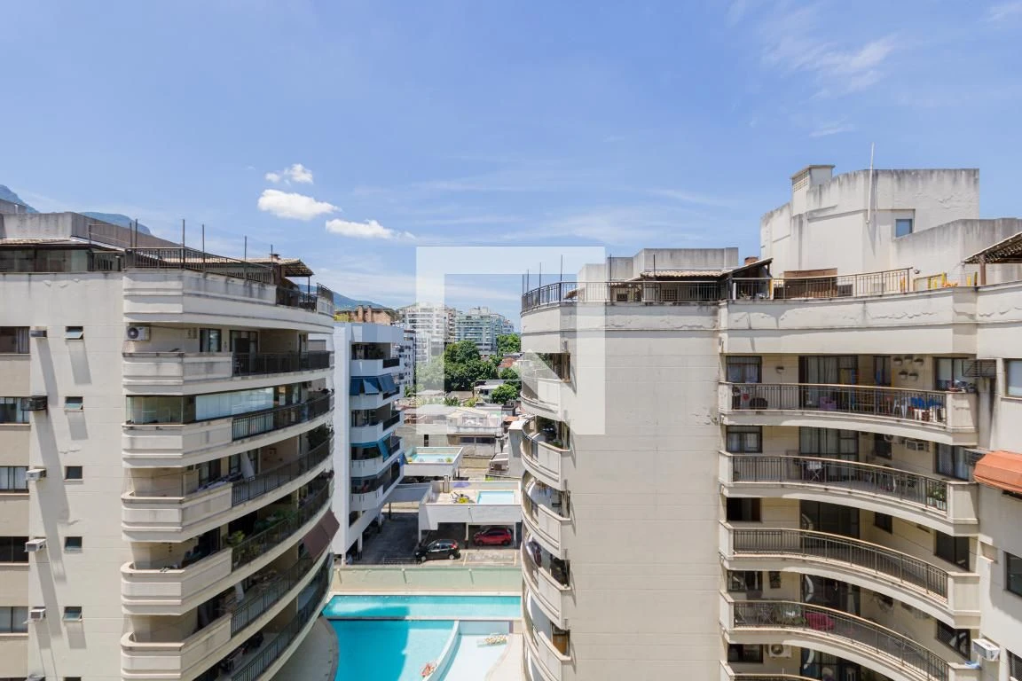 One-bedroom apartment with a mountain view in Rio de Janeiro — photo 34