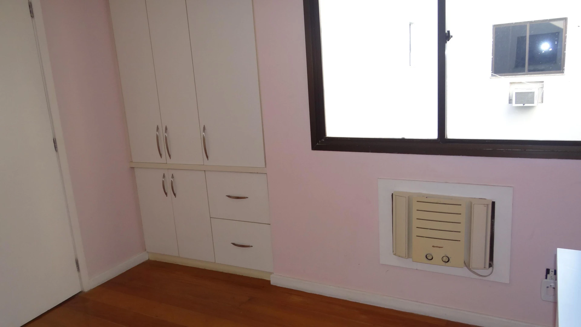 Apartamento sin amueblar con 3 dormitorios y balcón — photo 13