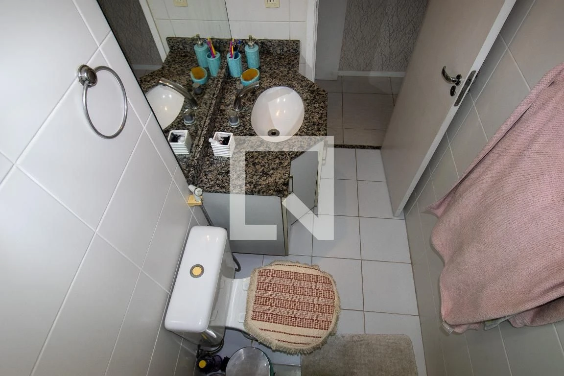 Furnished apartment with 3 bedrooms and 3 bathrooms — photo 27