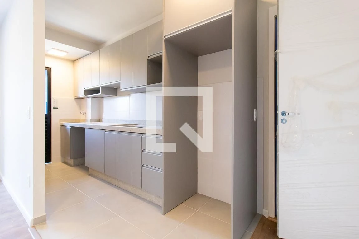 3-bedroom apartment with a park view in Curitiba — photo 2