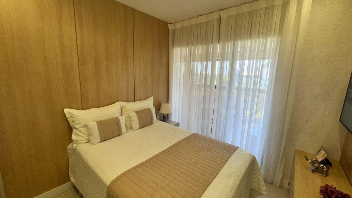 Walk-in closet in a 4-bedroom apartment, 217 m² — photo 24