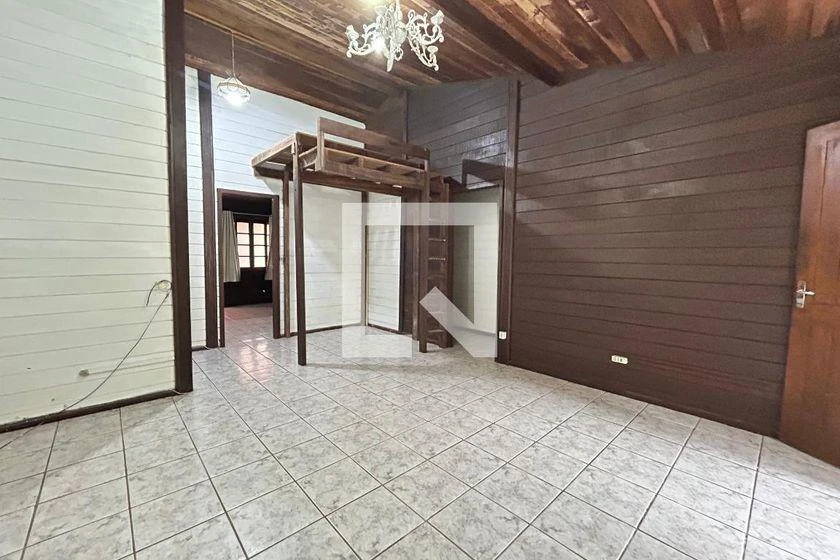 Balcony with a grill in a 3-bedroom house, 100 m² — photo 11