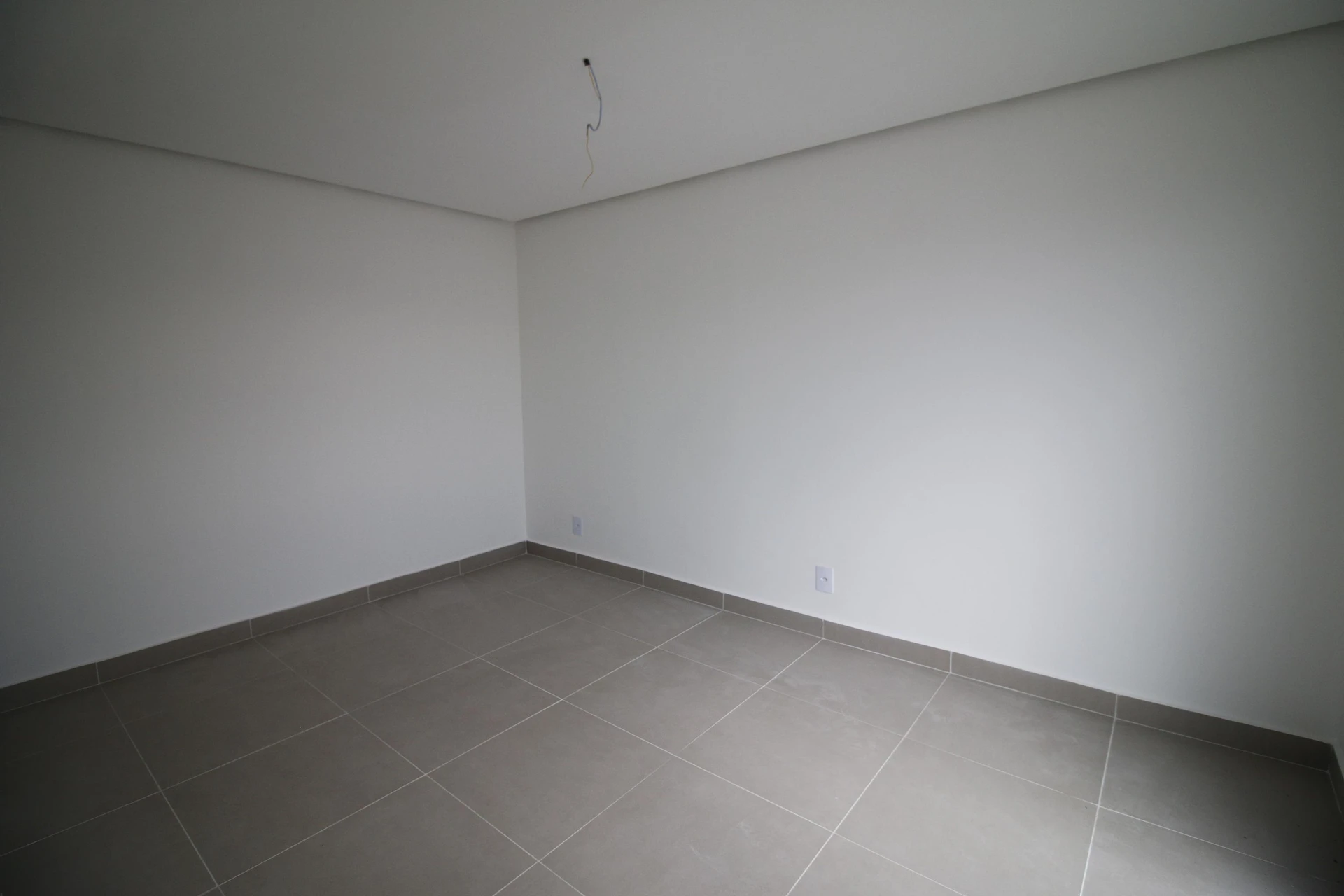Home office in a 2-bedroom apartment, 130 m² — photo 16