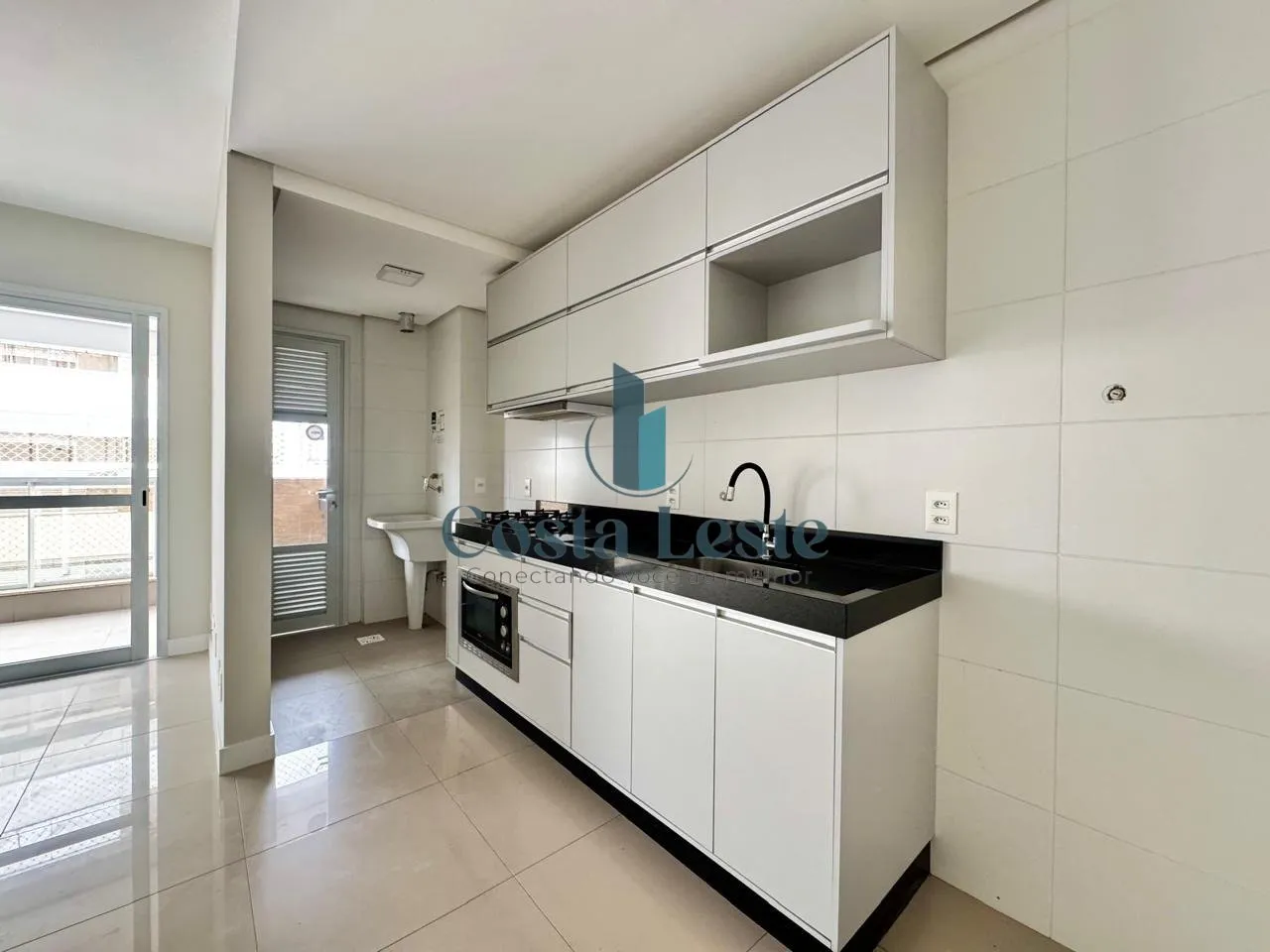 2-bedroom apartment with a grill on the balcony — photo 4