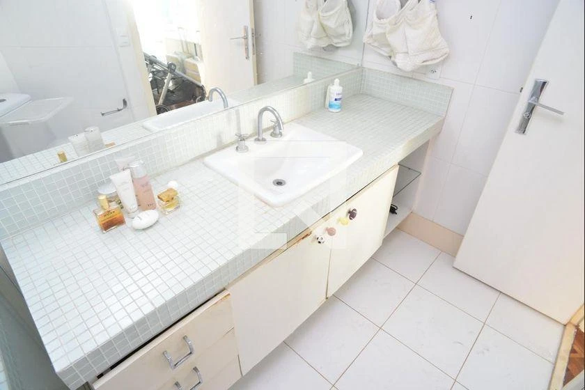 Apartamento para aluguel com varanda envidraçada e 4 quartos — photo 3