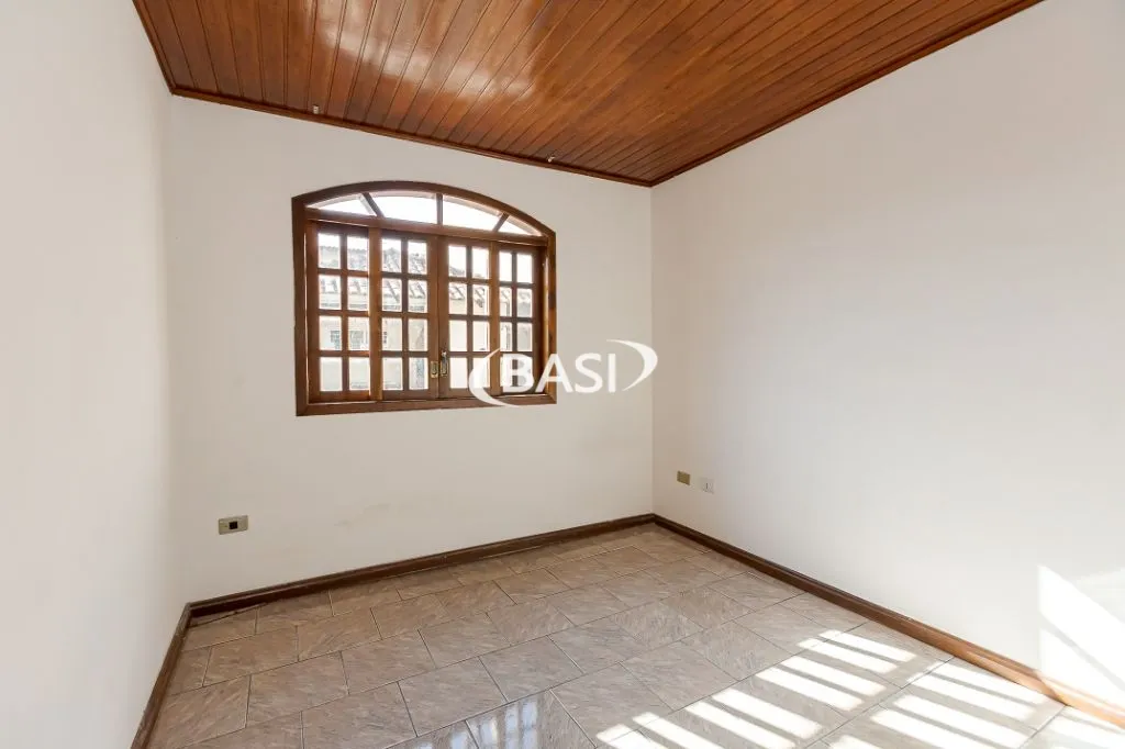Unfurnished house with 4 bedrooms and 3 bathrooms — photo 51
