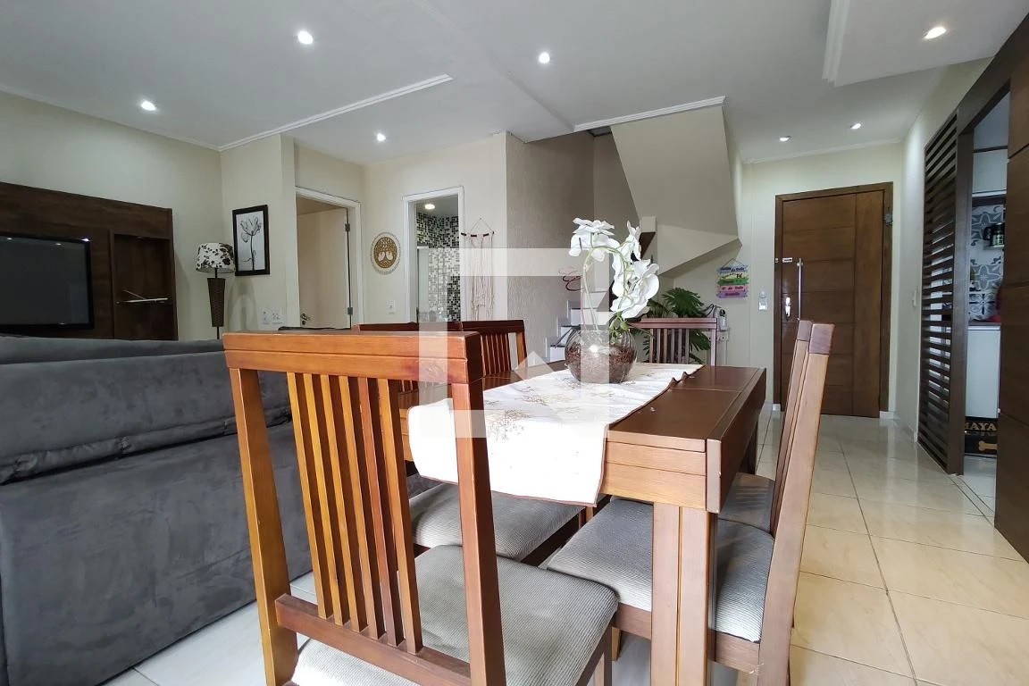 Glass-enclosed balcony in a 3-bedroom apartment, 155 m² — photo 13