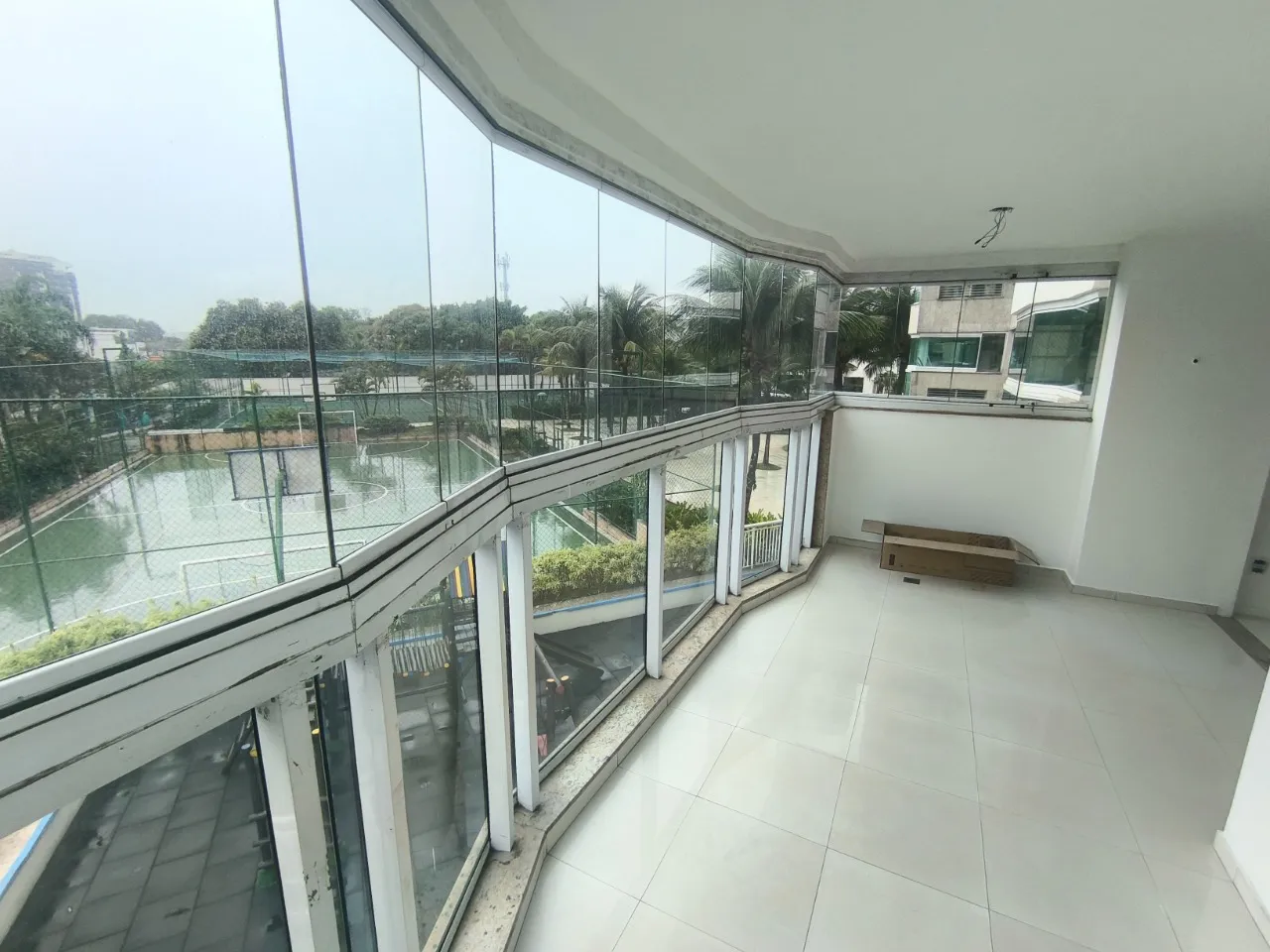 3-bedroom apartment with a closed kitchen and 2 parking spaces — photo 9