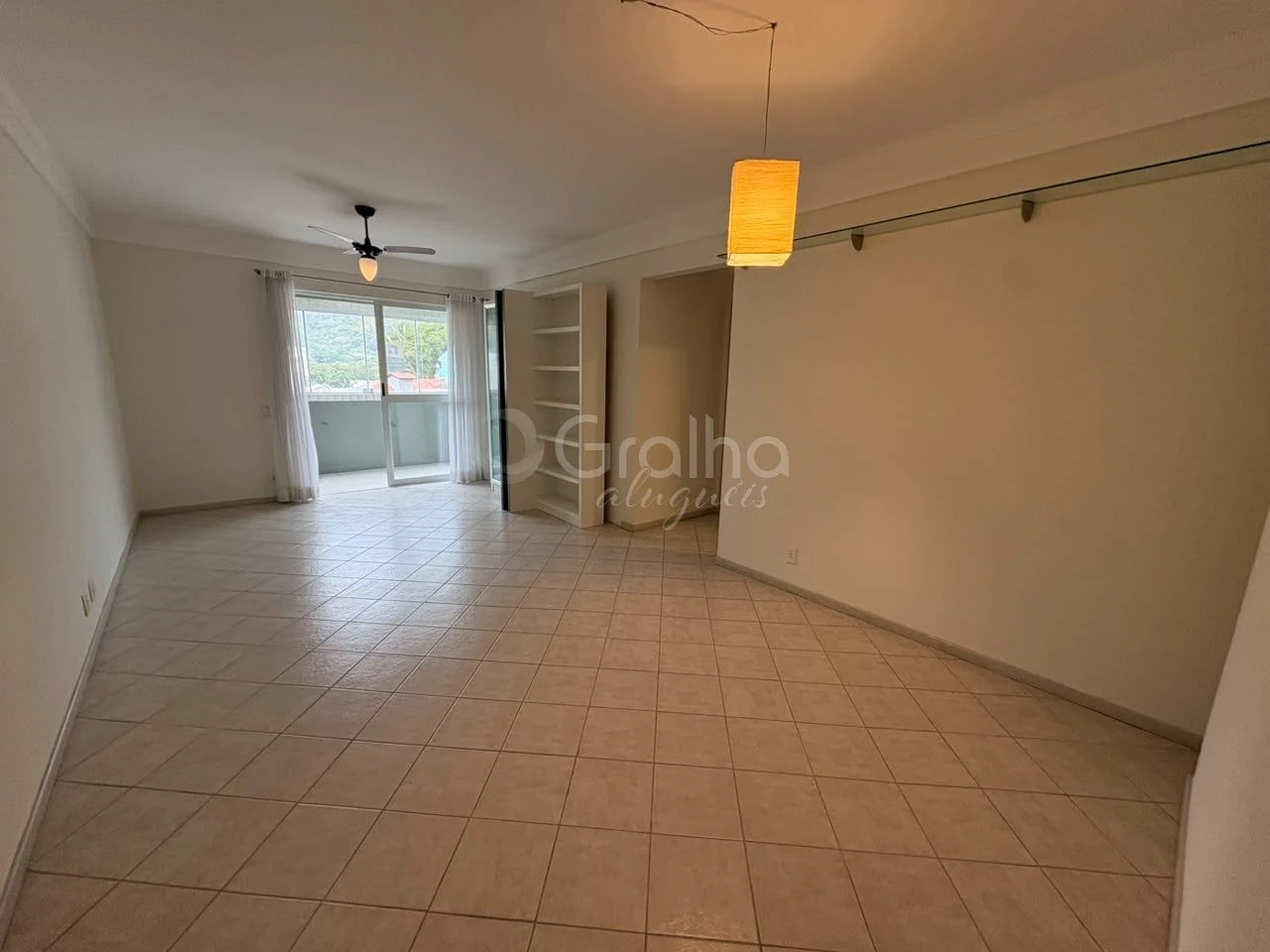 3-bedroom apartment in a building with a pool — photo 12