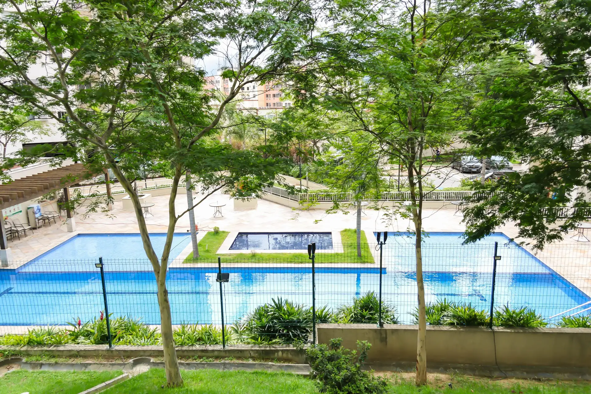 2-bedroom apartment with a park view in Rio de Janeiro — photo 26