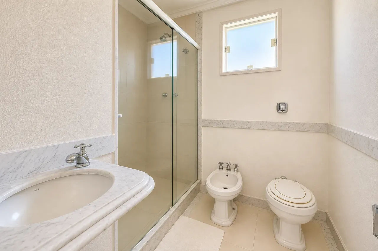 Furnished house, 773 m², with a bathtub — photo 14