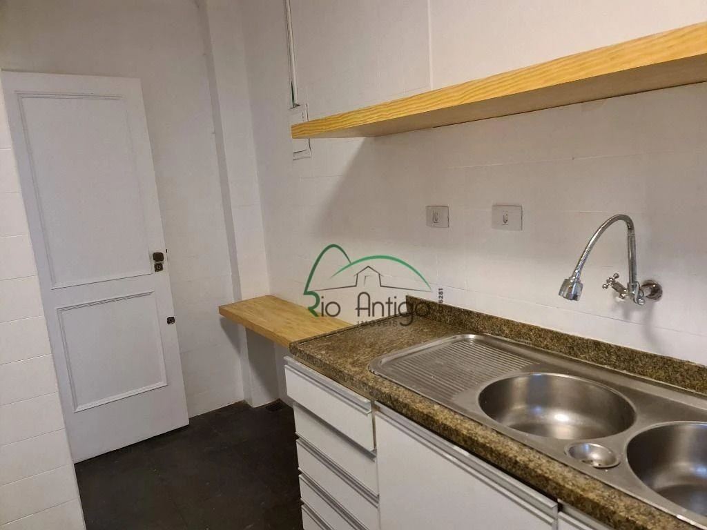 Home office in a 3-bedroom apartment, 110 m² — photo 24