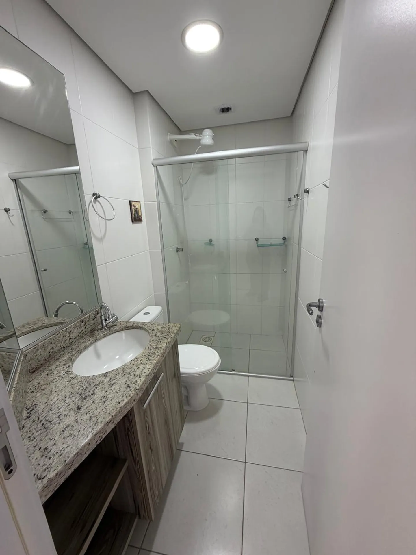 Apartamento amueblado de 2 dormitorios con parrilla en el balcón — photo 6