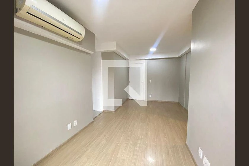 2-bedroom apartment in a building with a gym — photo 25