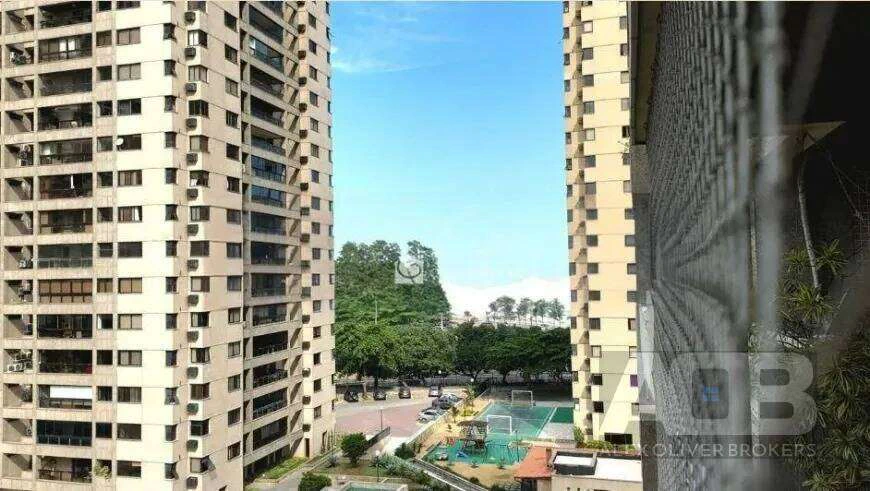 3-bedroom apartment of 140 m² with air conditioning — photo 3