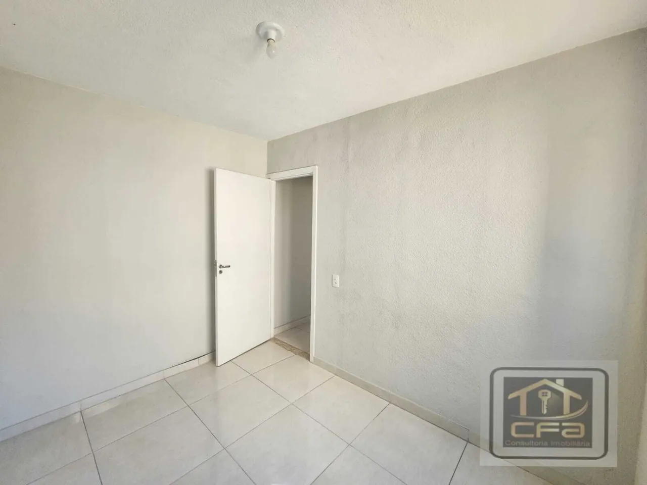 Apartamento de 2 quartos com banheiro e box de vidro — photo 7