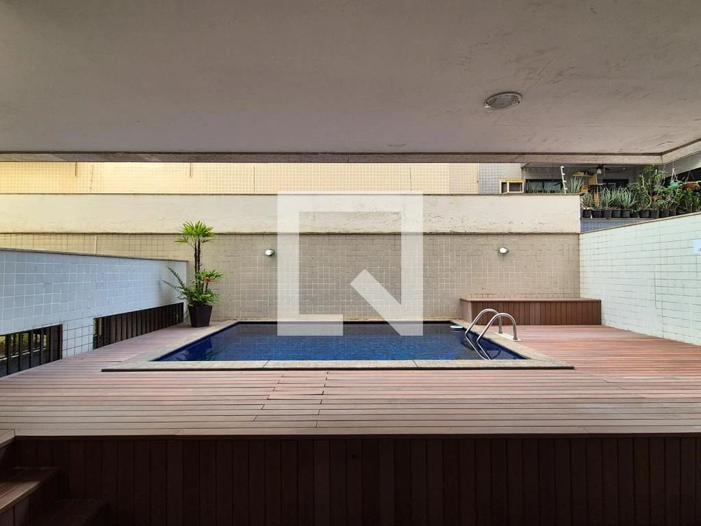 Furnished apartment with 5 en-suite bedrooms and terrace — photo 82