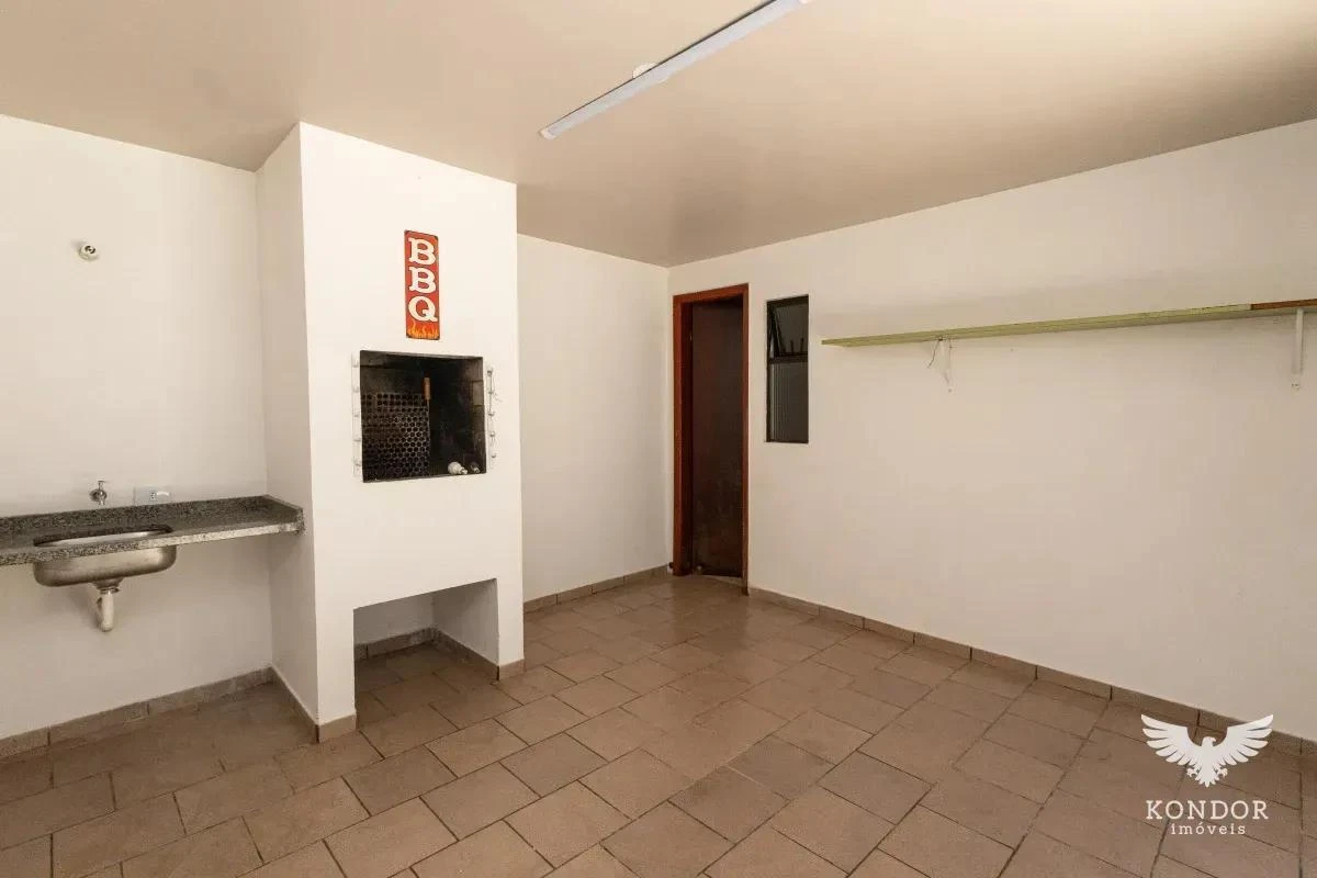 Walk-in closet in a 3-bedroom house, 184 m² — photo 7