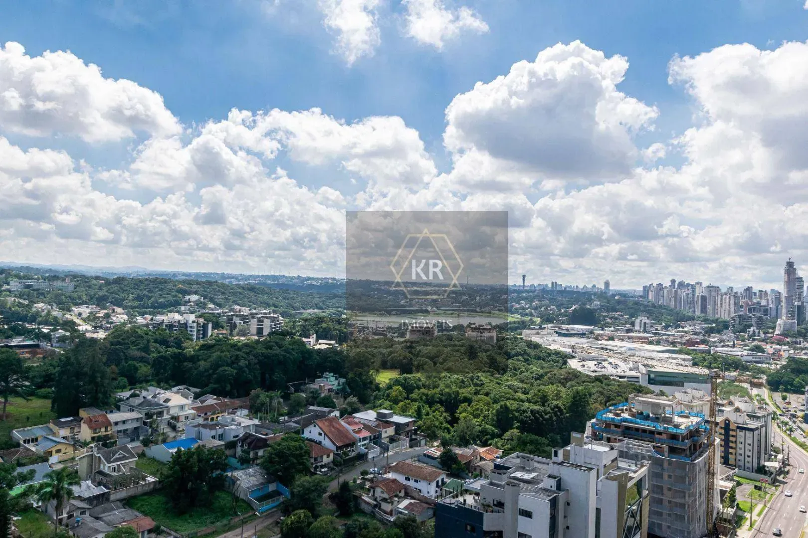 Furnished 272 m² apartment with 3 en-suites and 4 parking — photo 71