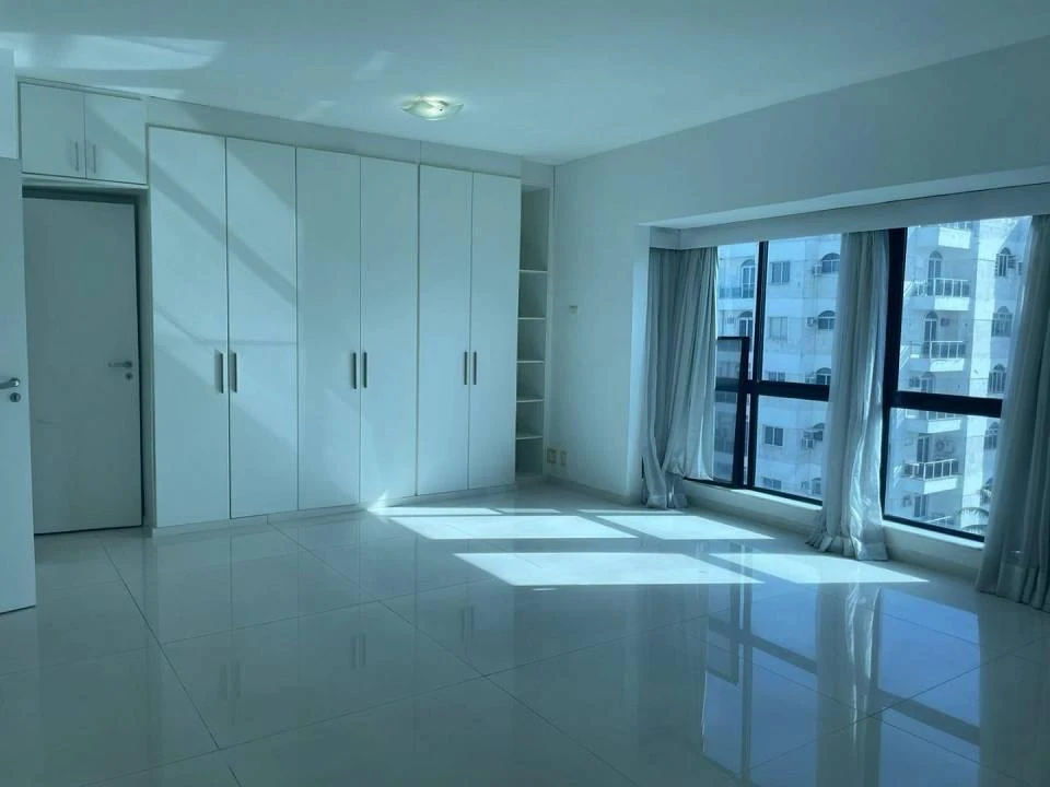 Apartment with 3 en-suite bedrooms and gas stove — photo 5