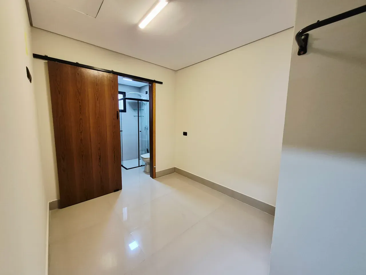 House with 3 bedrooms, 3 baths and a gas stove — photo 25