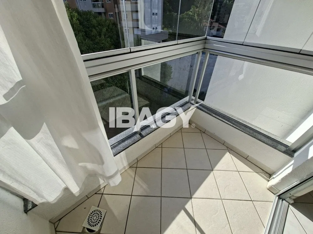 3-bedroom apartment with 1 suite and 83 m² floor area — photo 3