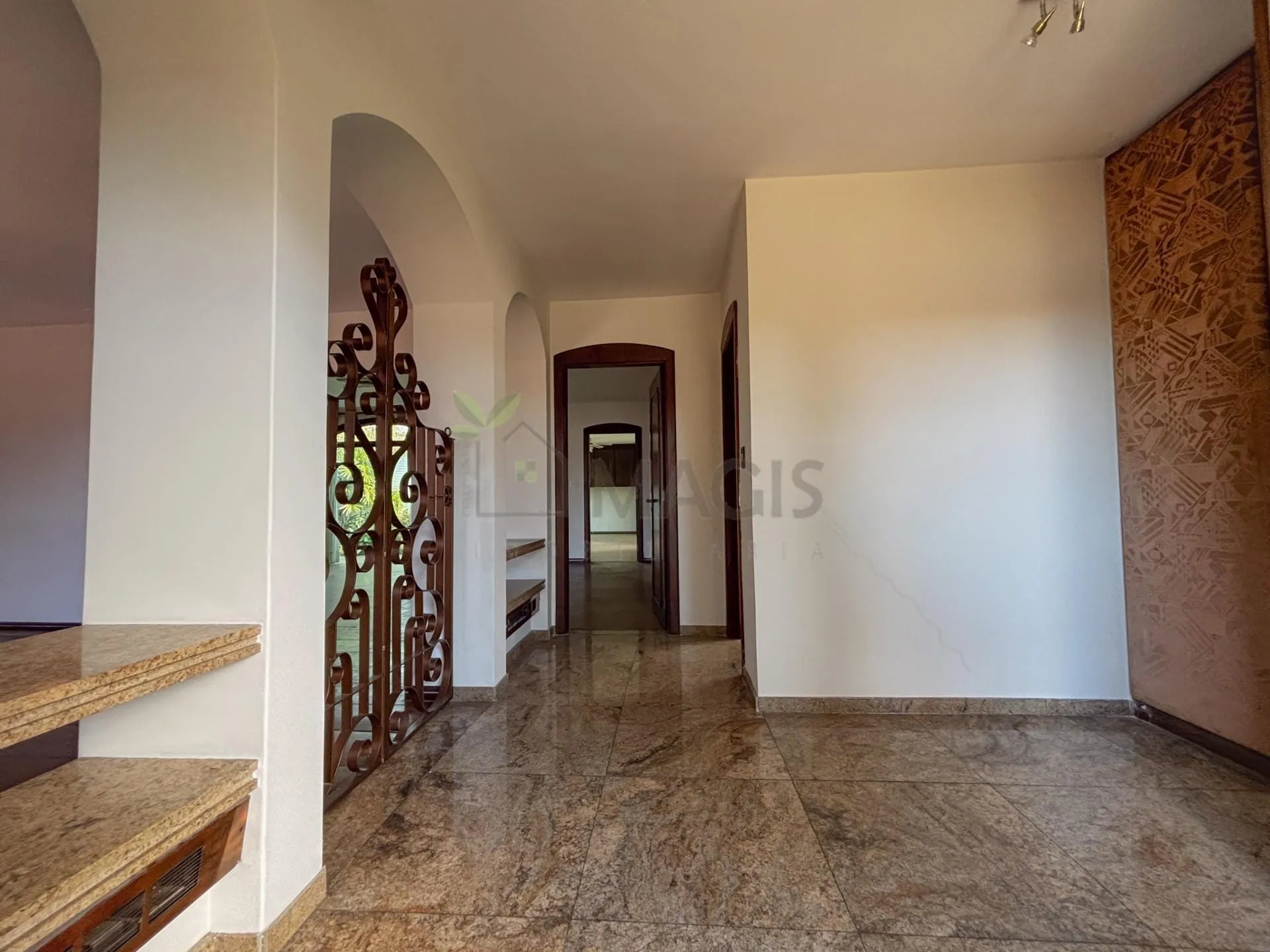 Будинок 604 м² з 4 спальнями та 4 ванними кімнатами — photo 74