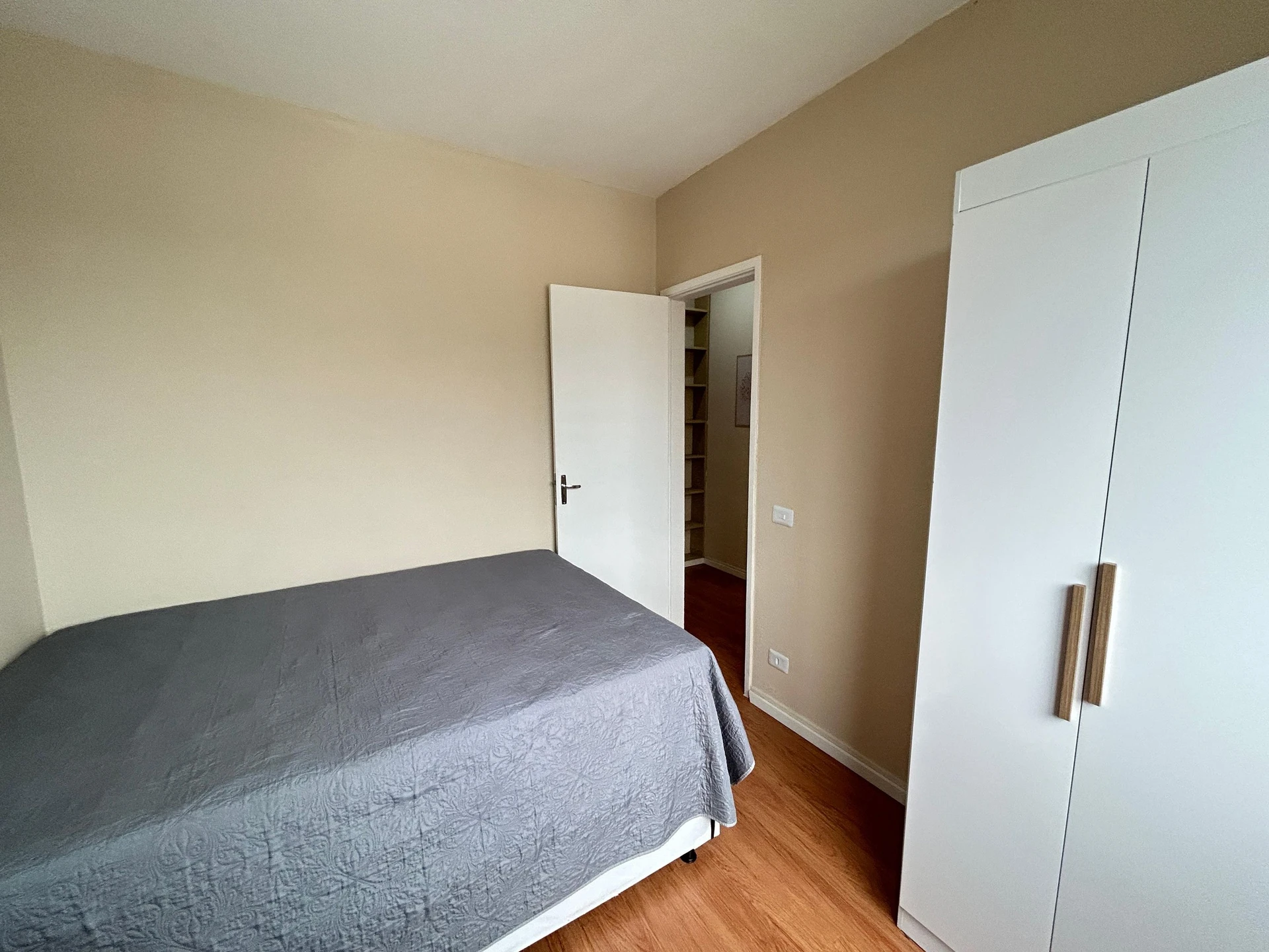 Стиральная машина и 2 спальни: квартира 50 м² — photo 10