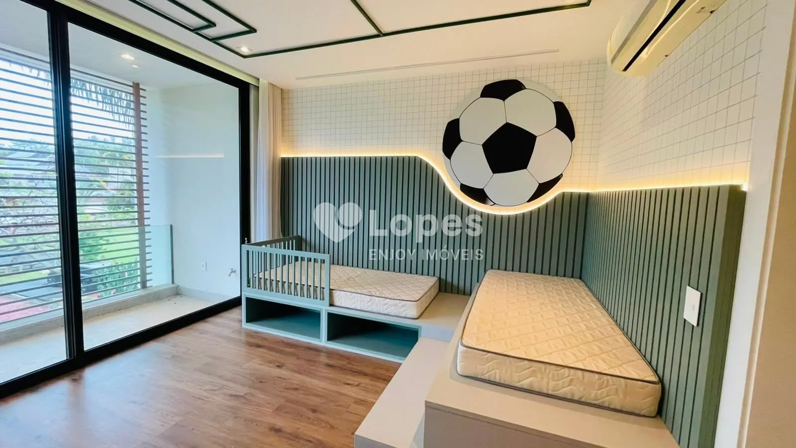 Furnished house with 5 en-suite bedrooms 600 m² — photo 22