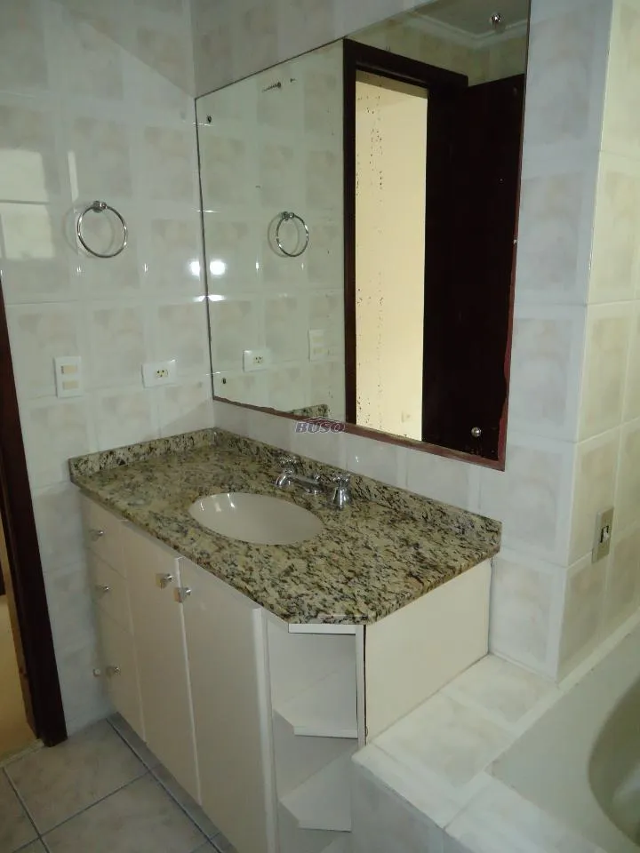2-bedroom apartment with a grill on the balcony — photo 17