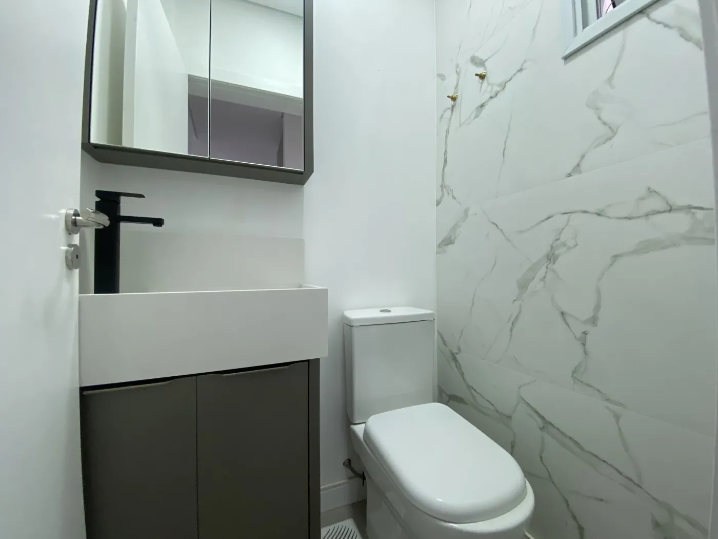 4-bedroom house with a grill on the balcony in Florianópolis — photo 9