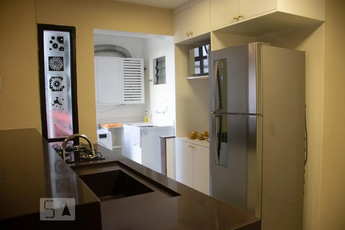 Furnished 2-bedroom apartment with enclosed glass balcony — photo 2