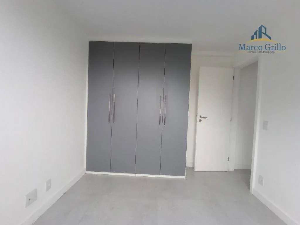 Apartamento de 1 dormitorio con balcón y lavabo — photo 6