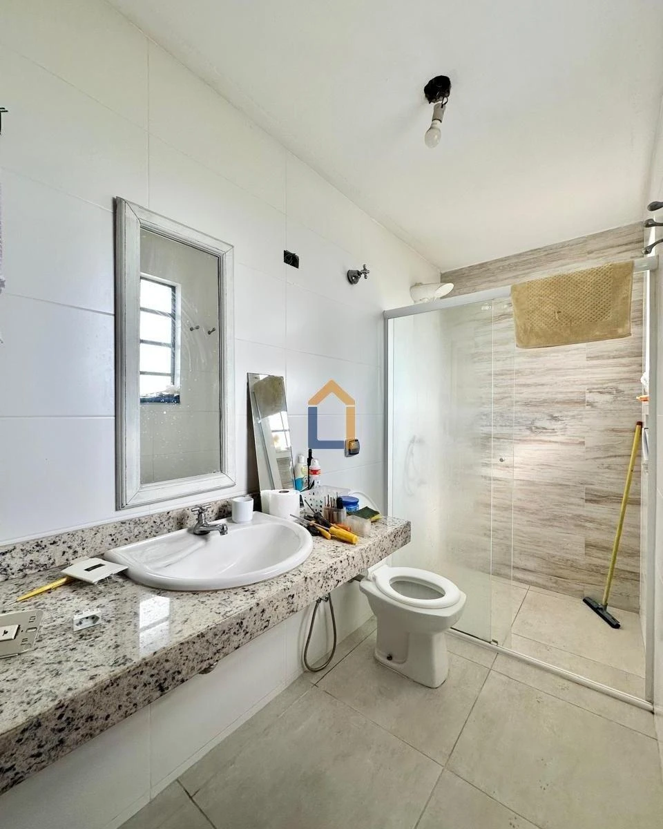 5-bedroom house with a home office — photo 20