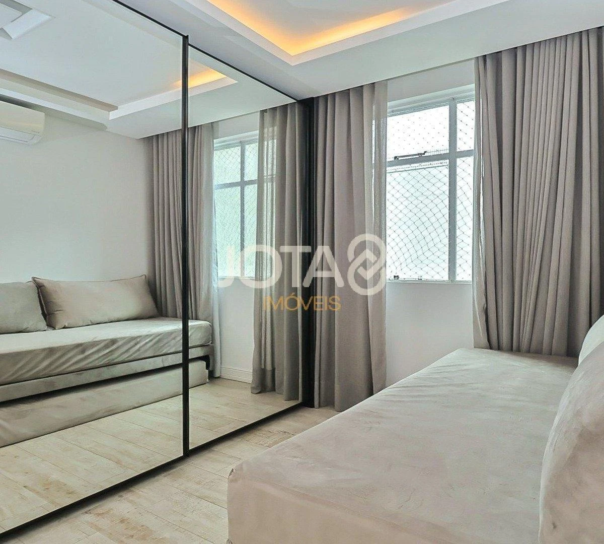 2-bedroom apartment in a building with a gym — photo 15