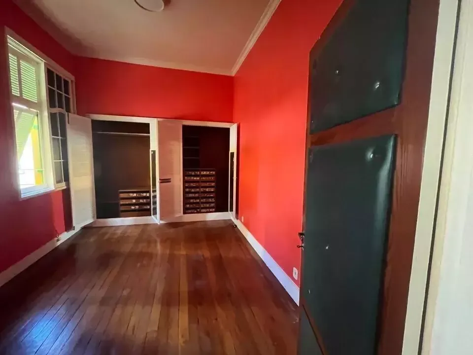 House with 3 bedrooms and a gas stove — photo 18