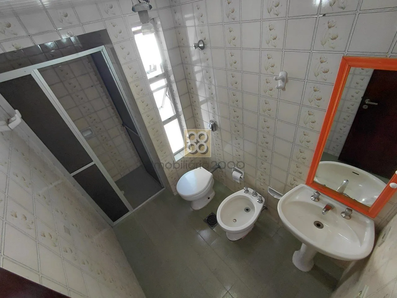 Apartment with 1 bedroom and wood floors — photo 4