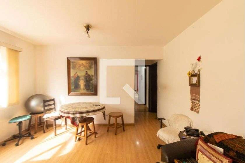 3-bedroom apartment for rent with parking space