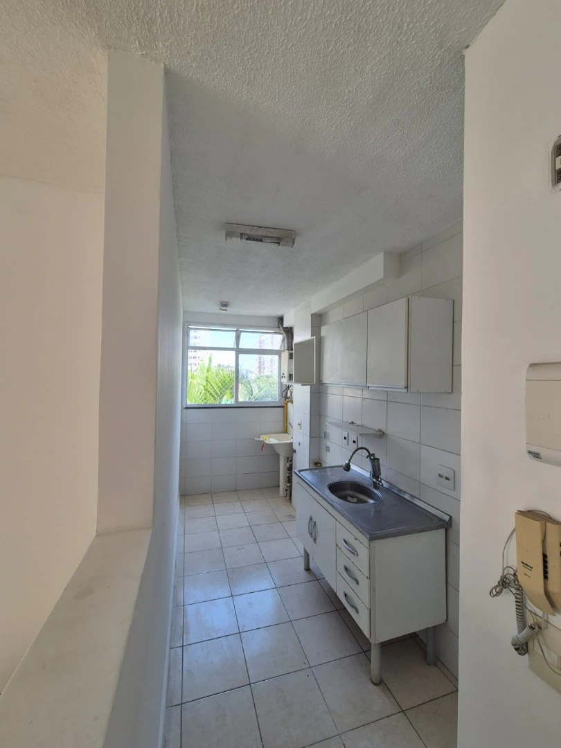 2-bedroom apartment with balcony and closed kitchen — photo 2