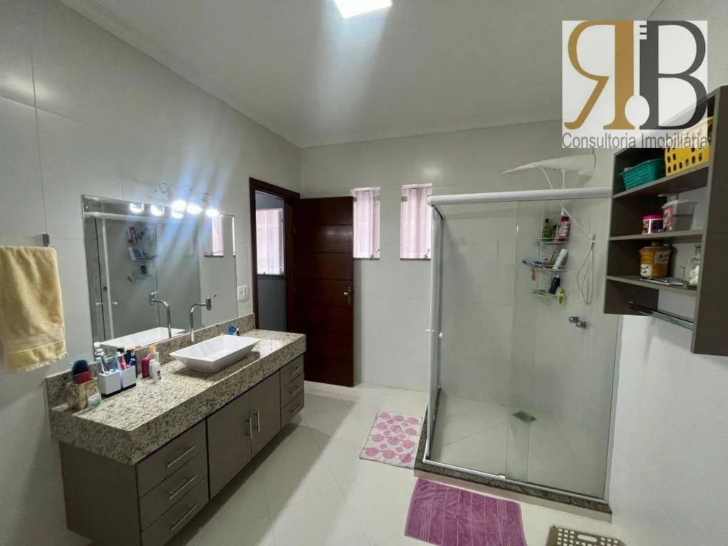 4-bedroom house with 5 bathrooms, 400 m² — photo 9