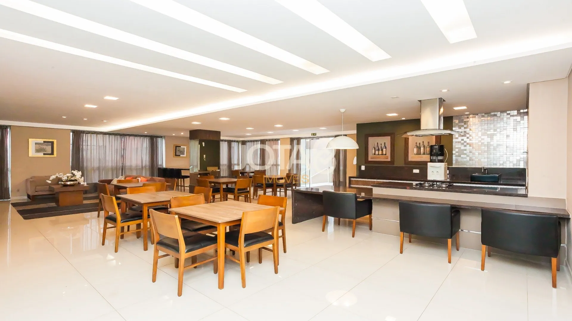 Furnished apartment with 131 m², 2 bedrooms and 3 baths — photo 28
