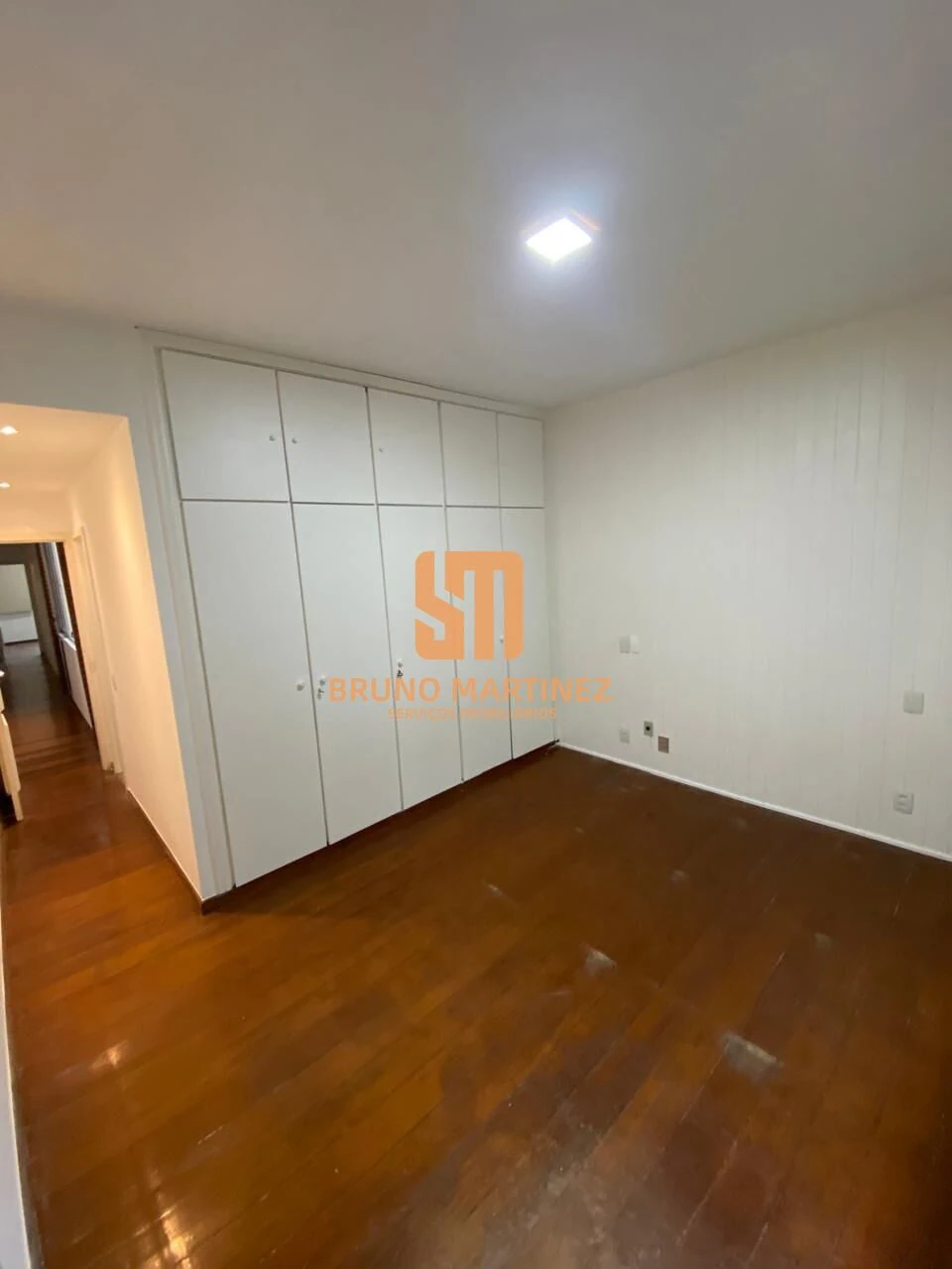 Apartamento sem mobília de 219 m² com 4 quartos e 5 banheiros — photo 22
