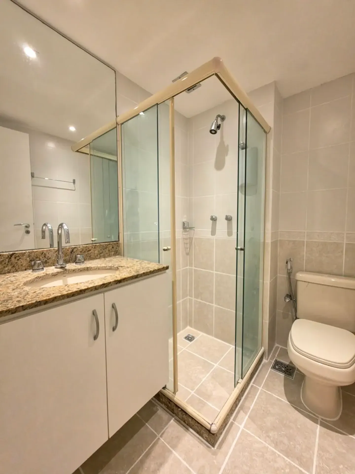 3-bedroom apartment in a building with a sauna — photo 16