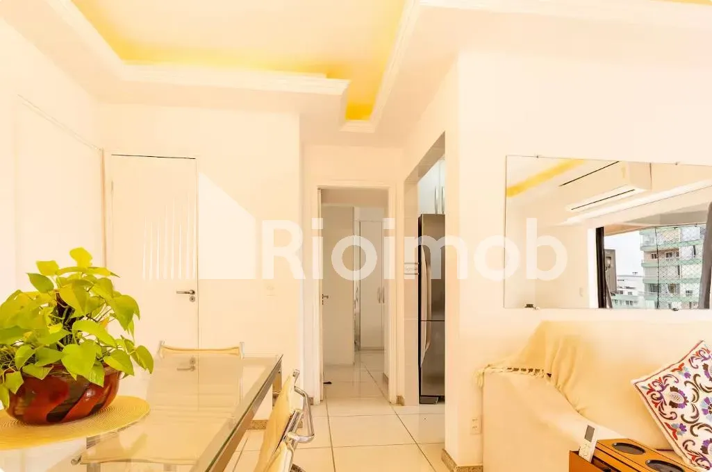 Furnished apartment with balcony and a gas stove kitchen — photo 4