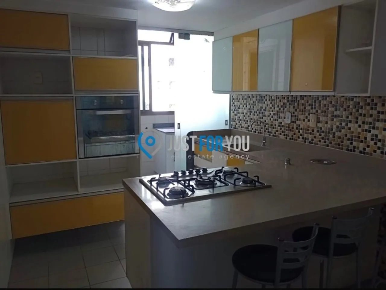 4-bedroom apartment with gas stove and 169 m² — photo 2
