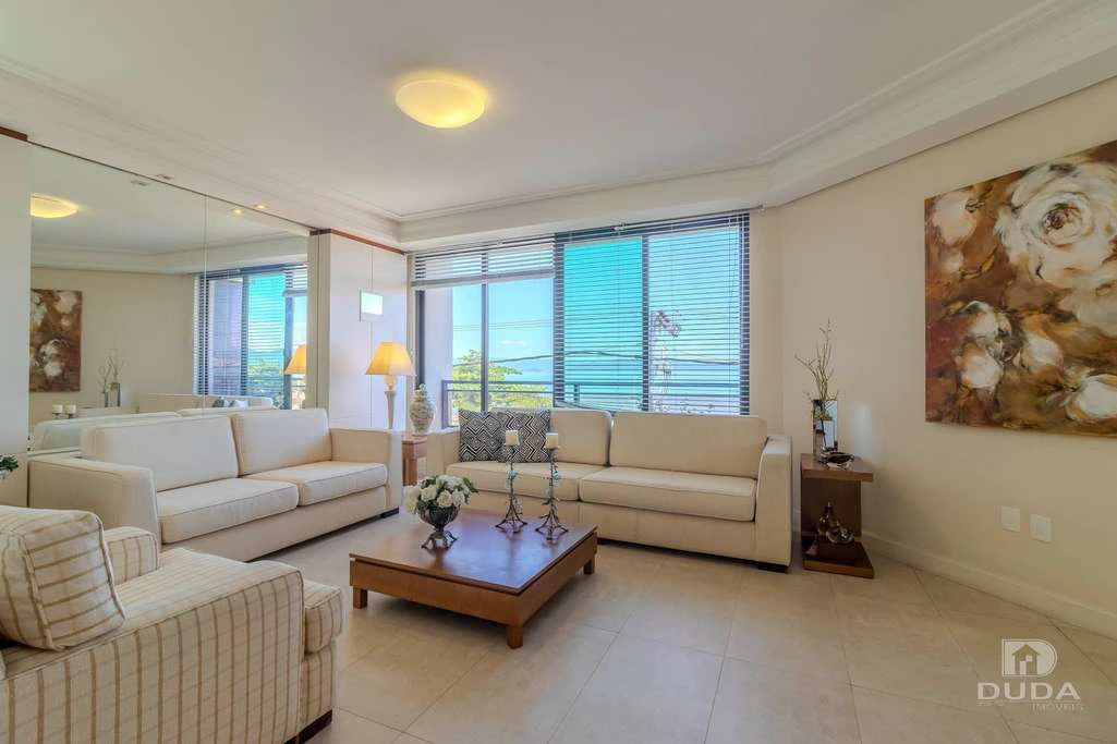 Apartamento sem mobília com 402 m² e cozinha integrada — photo 2